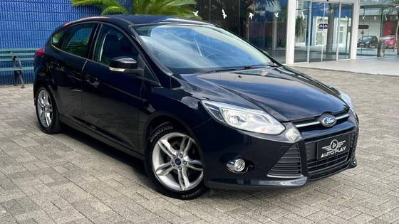 FORD FOCUS 2.0 SE PLUS SEDAN 16V FLEX 4P AUTOMÁTICO